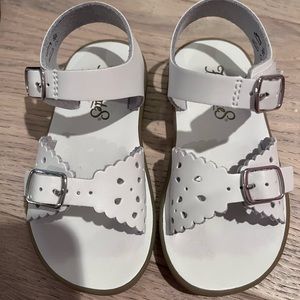 Footmates Ariel sandal. White. Toddler size 7